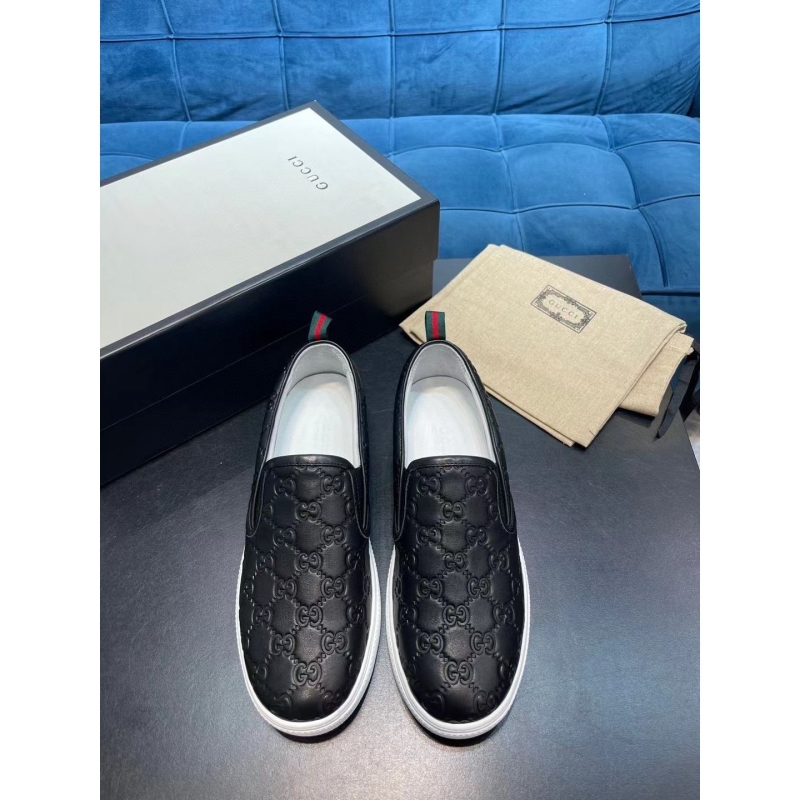 G*u*i casual shoes